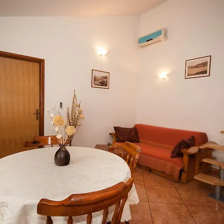 Apartment Galerie-apartment 400 Meter Zum Baška