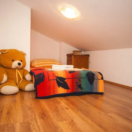 Galerie-apartment 400 Meter Zum