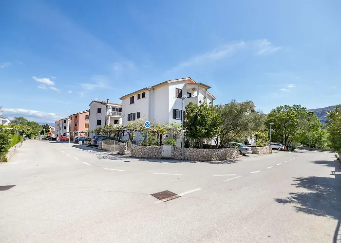 Galerie-apartment 400 Meter Zum Strand Baška